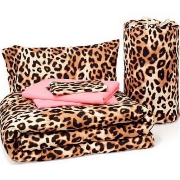 PINK Victoria's Secret Other - Victoria’s Secret PINK Bed In A Bag Twin XL